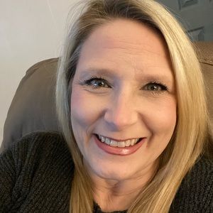 Meet your Posher, Denise